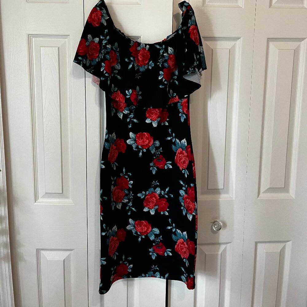 Midi Off-the-Shoulder Rose Bodycon Dress